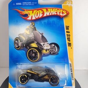 Hot Wheels Tri & Stop Me Toy Car - Black and Gold